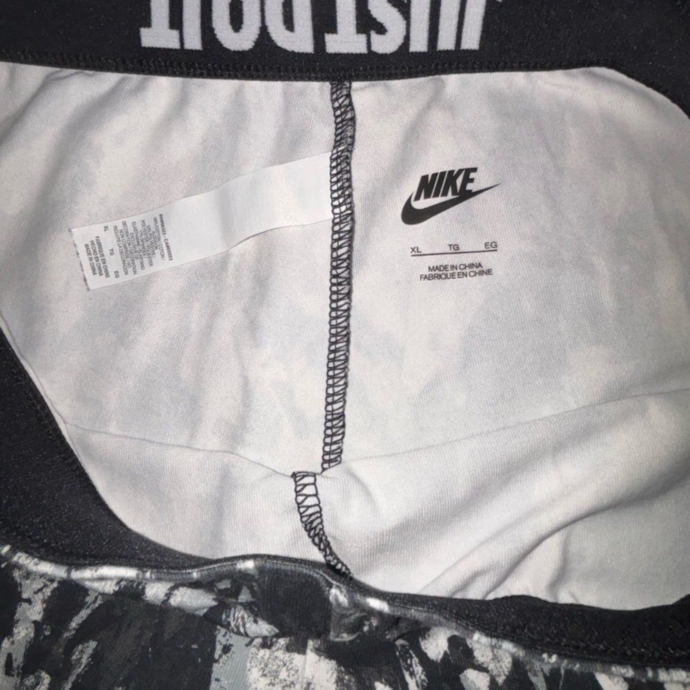 Nike Monochrome Leggings Slightly Used